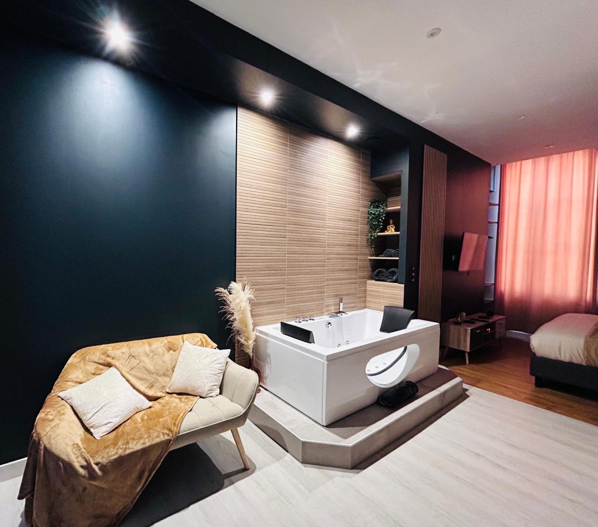 Suite Cosy Jacuzzi Troyes - Secrets D'Ana Luaran gambar